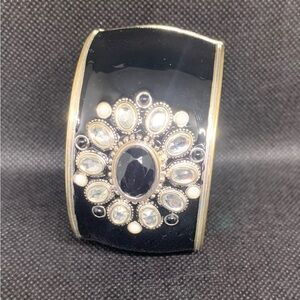 Elegant Black and Gold Bracelet